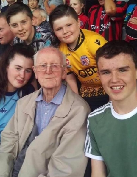 Des Munroe and family