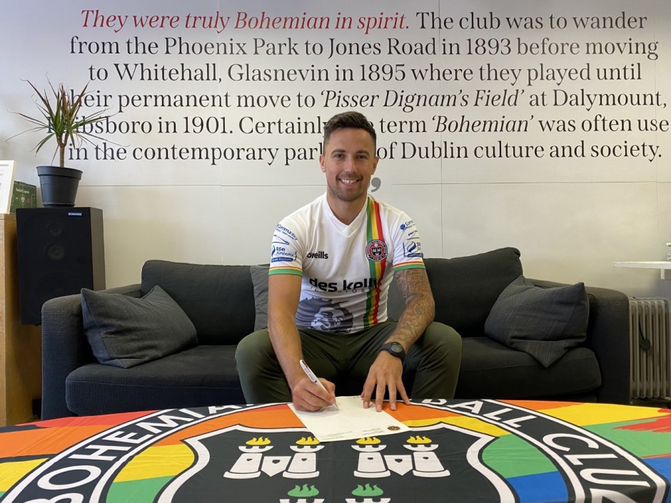 John O'Sullivan signs